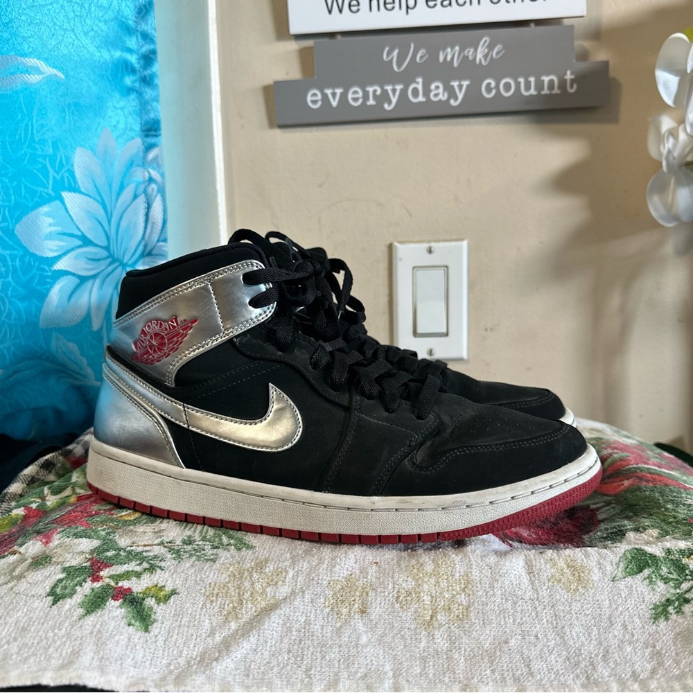 Nike Air Jordan 1 Mid Johnny Kilroy Black Gym Red